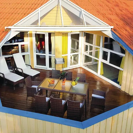 Five-bedroom Holiday In Ferienhaus *