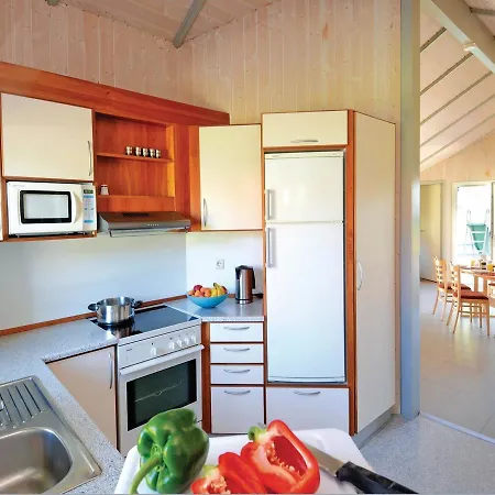 Ferienhaus Five-bedroom Holiday In Gross Mohrdorf