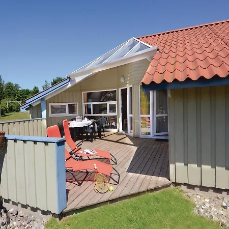 Ferienhaus Five-bedroom Holiday In *