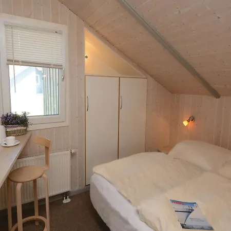Five-bedroom Holiday In Ferienhaus *